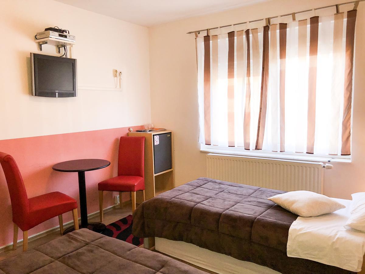 Smjestaj Natalija Hotell Osijek Eksteriør bilde